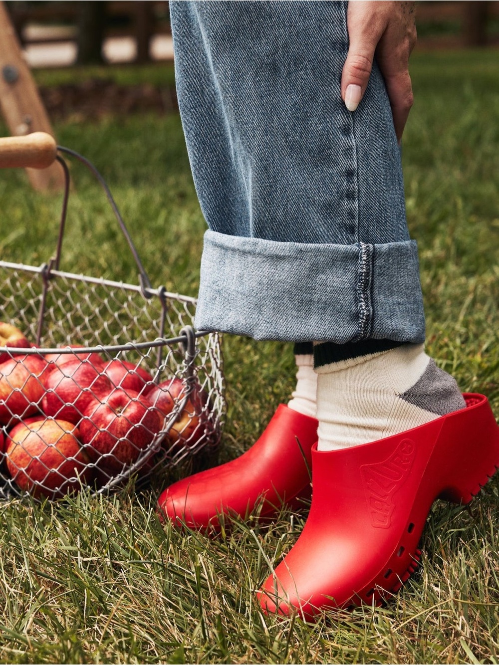 Calzuro Red Classic Clogs - Picture 4 of 5